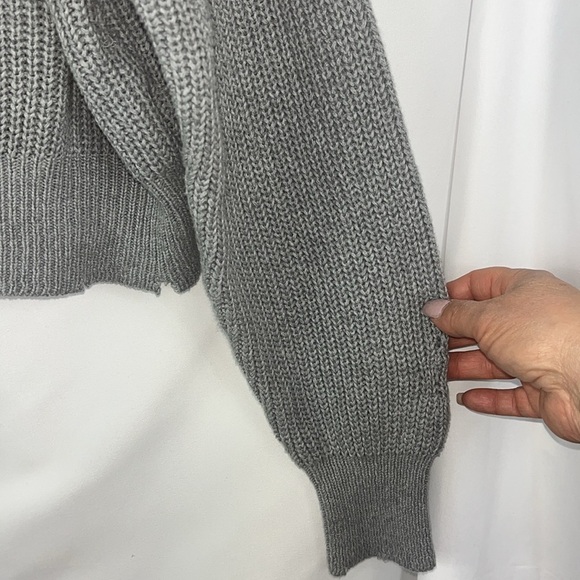 NWT Rumored distressed oversized slouchy cropped popover vneck sweater Sz S - Picture 6 of 9